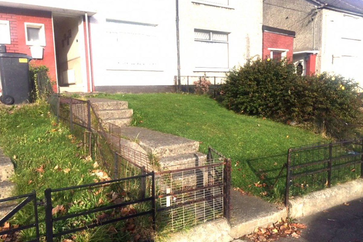 Dublin home entrance before ISB mobility team installed ramp and safety rail.