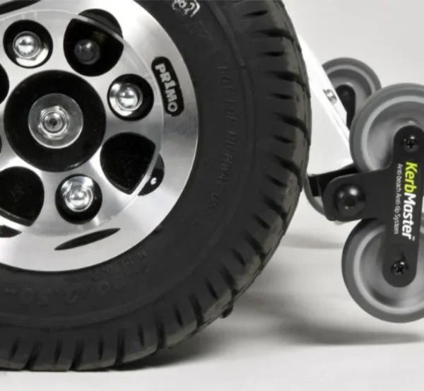 Quingo Flyte Mobility Scooter & Docking Station kerb master